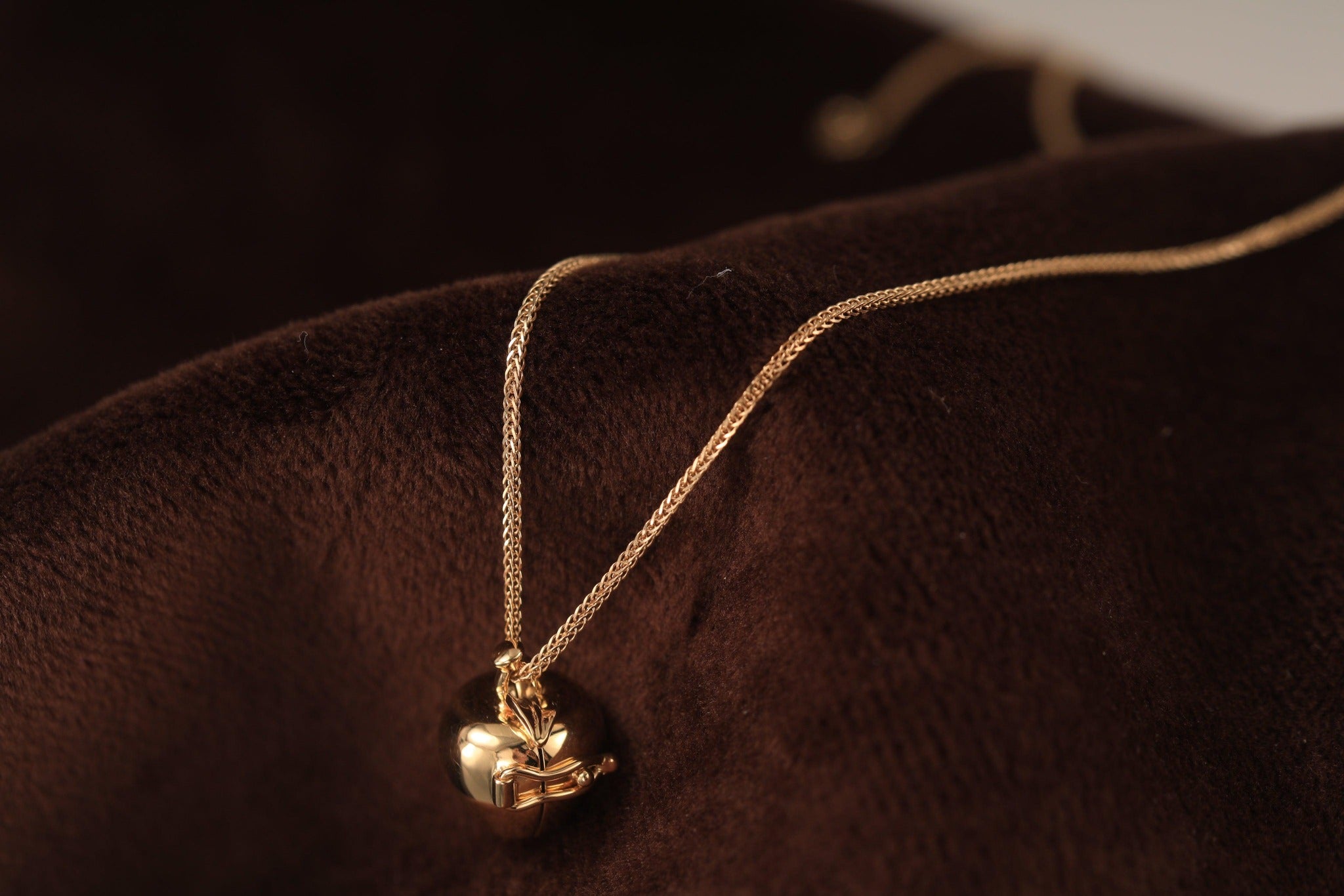 Gold apple hot sale necklace pendant